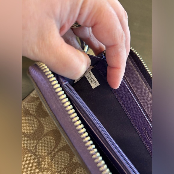 Coach cross body and matching wallet - Picture 6 of 6